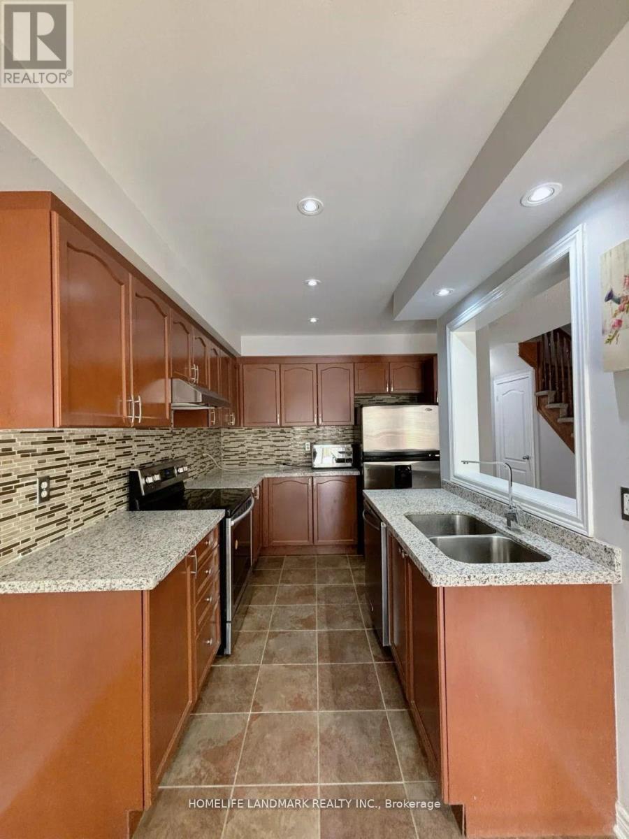 6 Latitude Lane, Whitchurch-Stouffville, Ontario  L4A 0T1 - Photo 3 - N12427802