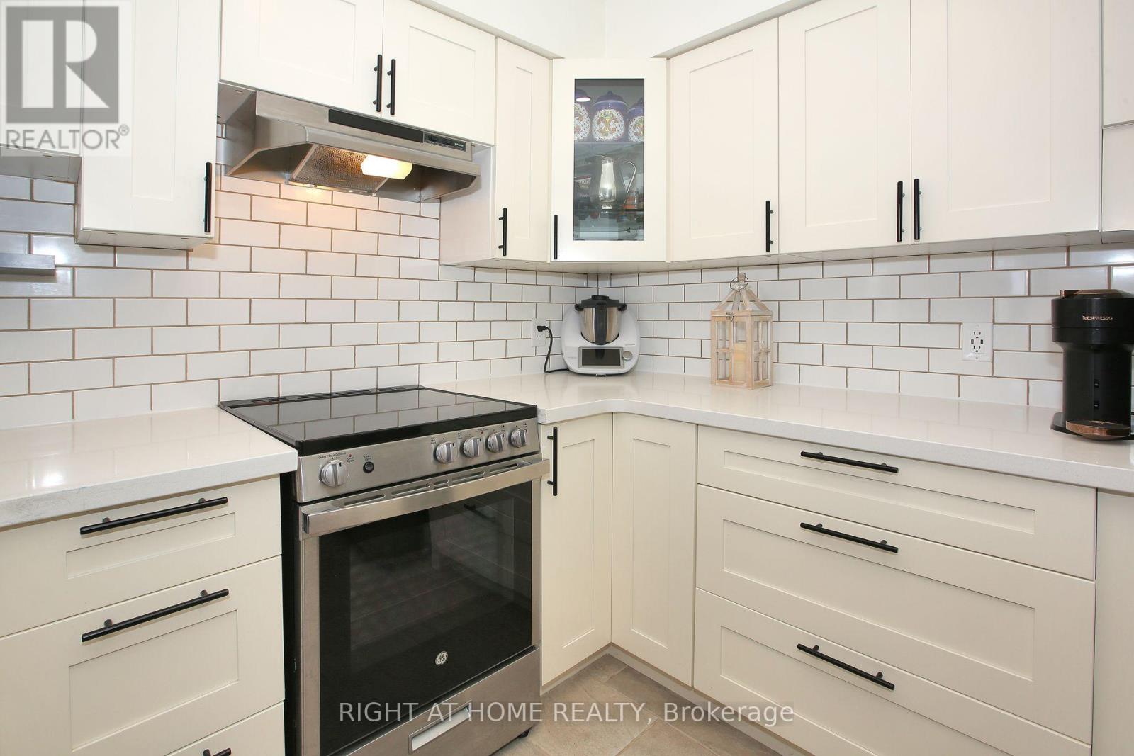 92 - 150 Chancery Road, Markham, Ontario  L6E 0B9 - Photo 11 - N12427814