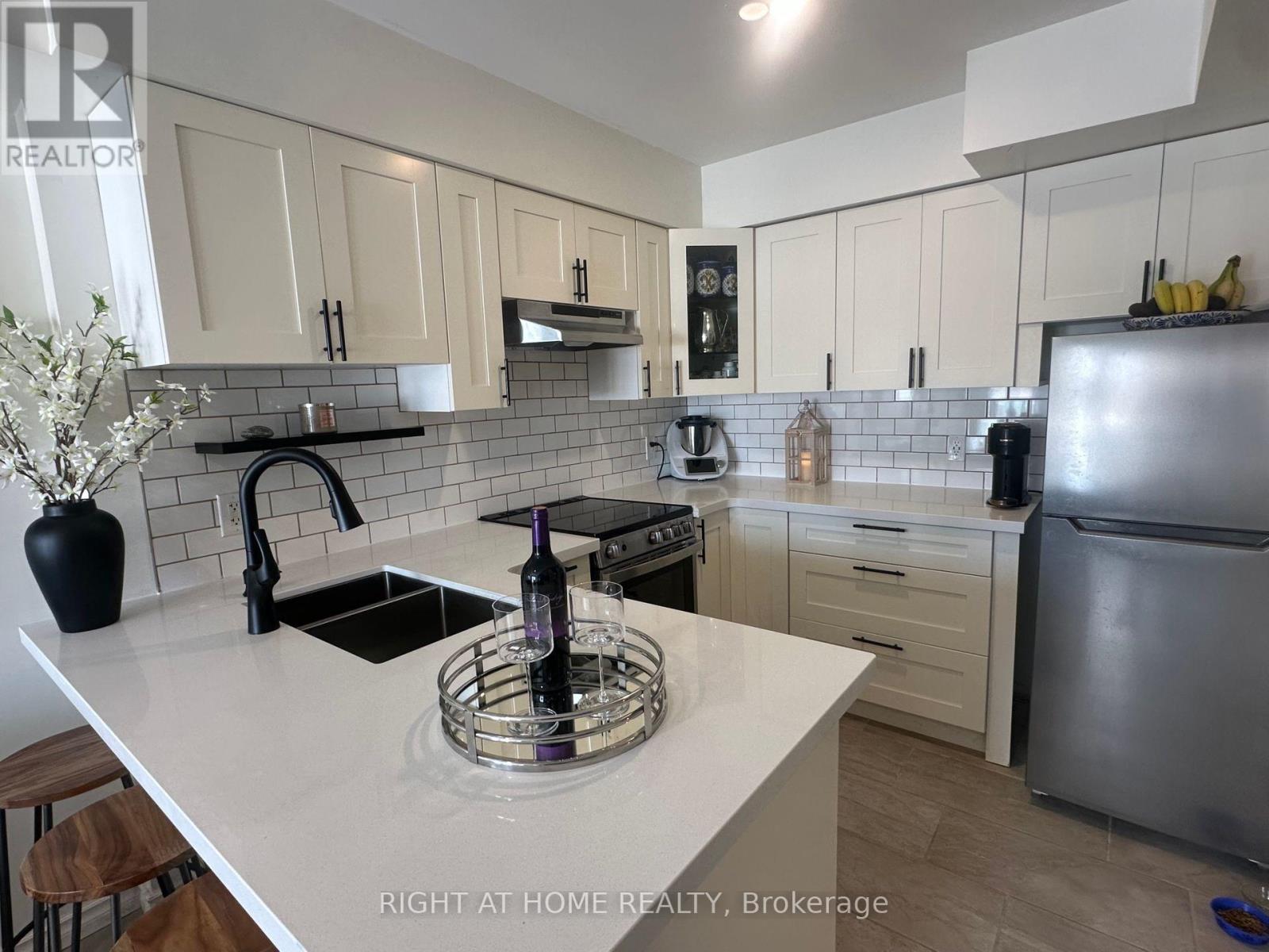 92 - 150 Chancery Road, Markham, Ontario  L6E 0B9 - Photo 6 - N12427814