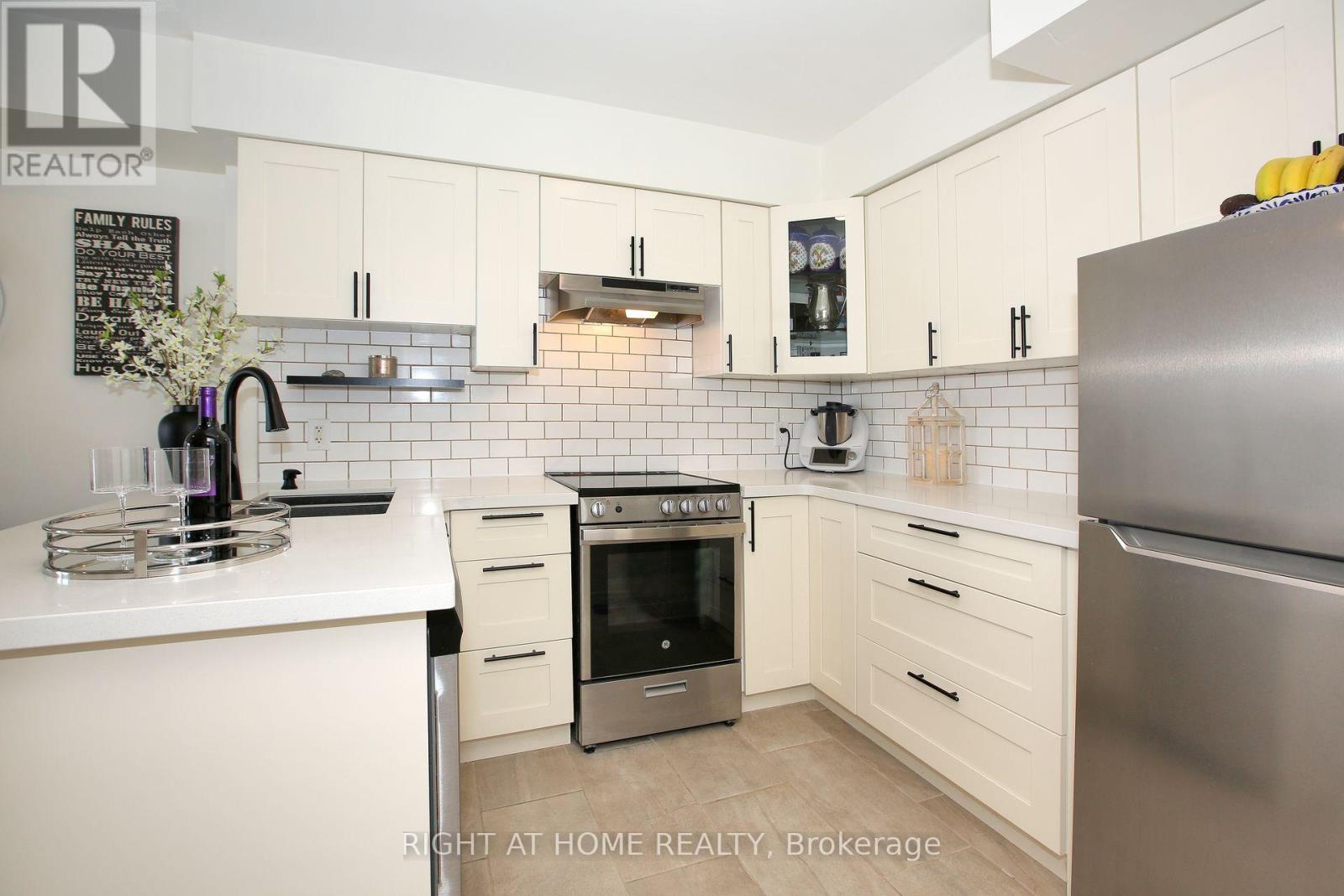 92 - 150 Chancery Road, Markham, Ontario  L6E 0B9 - Photo 8 - N12427814