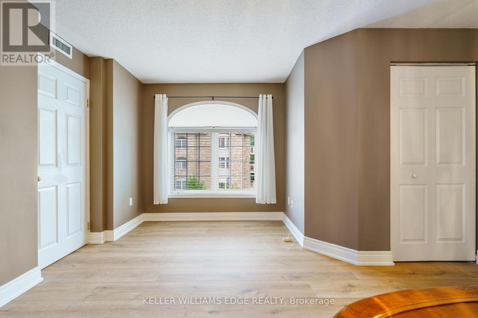 A304 - 216 Plains Road W, Burlington, Ontario  L7T 4K8 - Photo 26 - W12427813