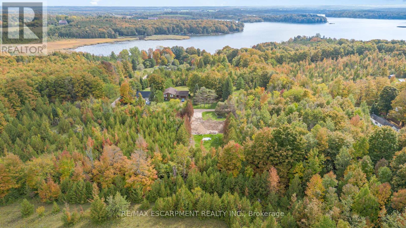 135 Sir Williams Lane, Grey Highlands, Ontario  N0C 1E0 - Photo 10 - X12427804