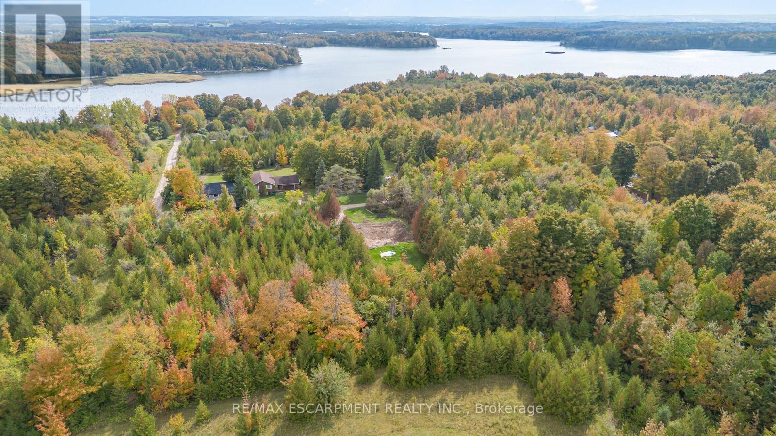 135 Sir Williams Lane, Grey Highlands, Ontario  N0C 1E0 - Photo 11 - X12427804