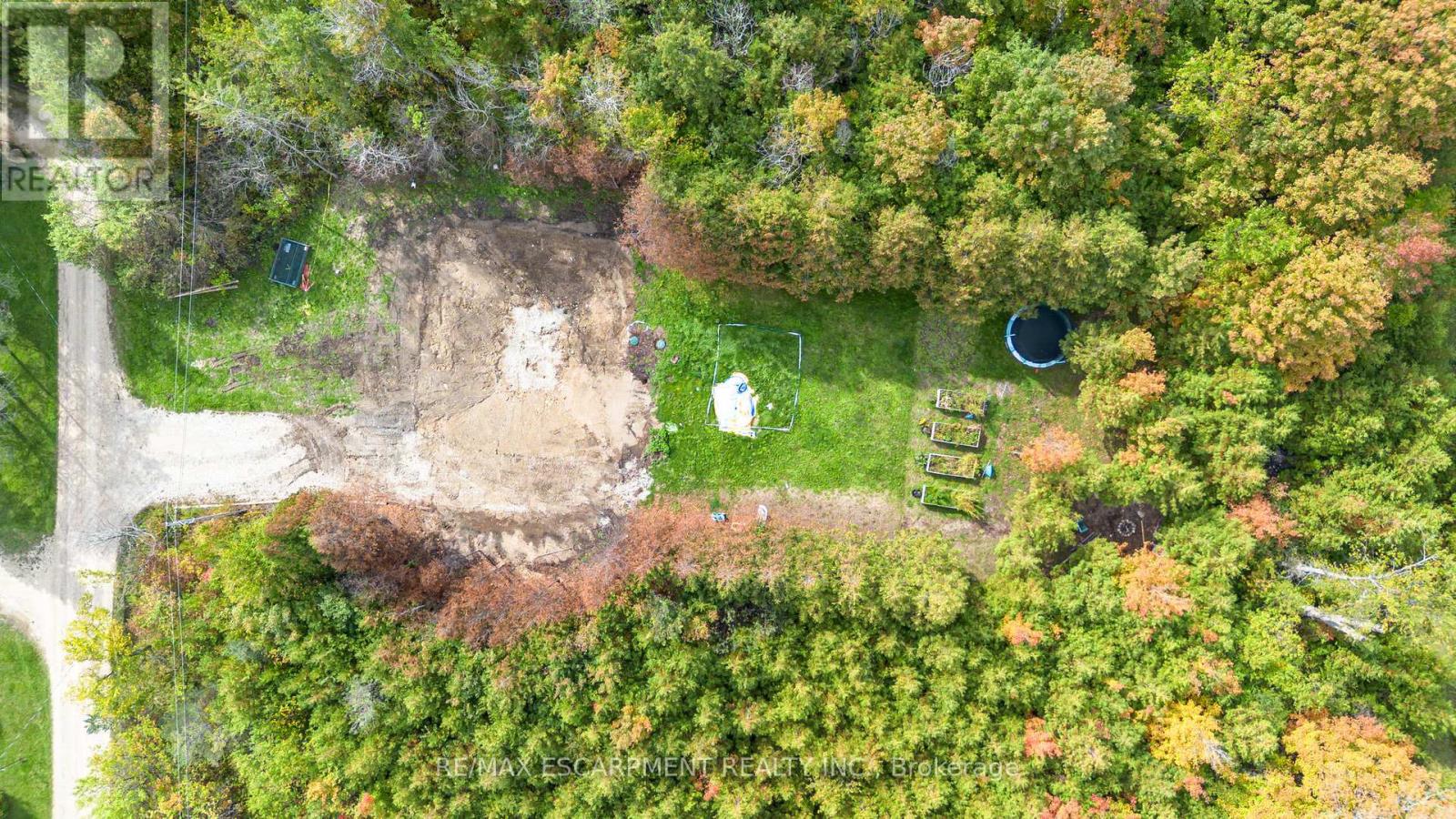 135 Sir Williams Lane, Grey Highlands, Ontario  N0C 1E0 - Photo 7 - X12427804