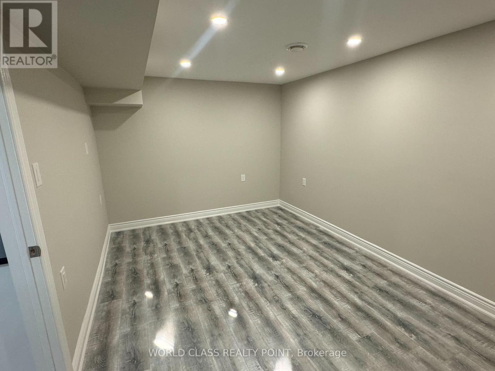 Bsmt - 2232 Sandringham Drive, Burlington, Ontario  L7P 1T9 - Photo 3 - W12427806