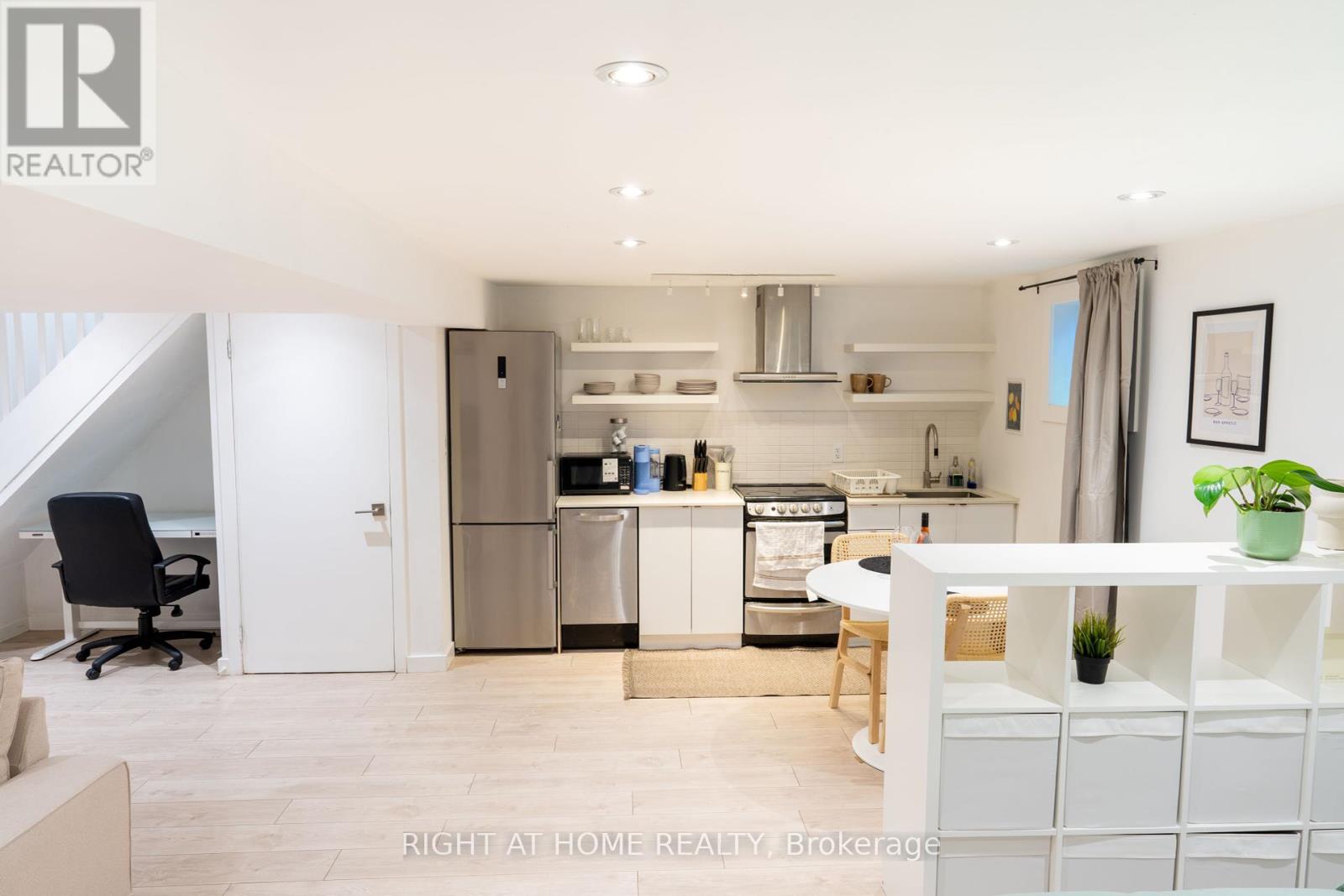 1361 Lakefield Street, Oshawa, Ontario  L1J 3Y8 - Photo 8 - E12427830