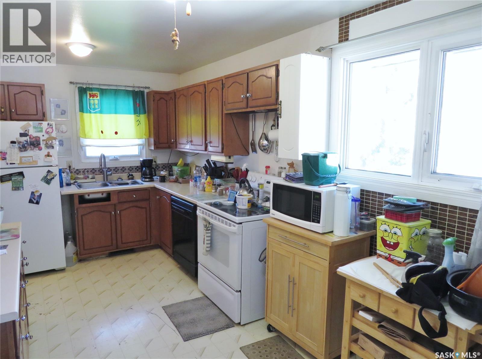 933 Macklem Drive, Saskatoon, Saskatchewan  S7L 4R7 - Photo 3 - SK018397