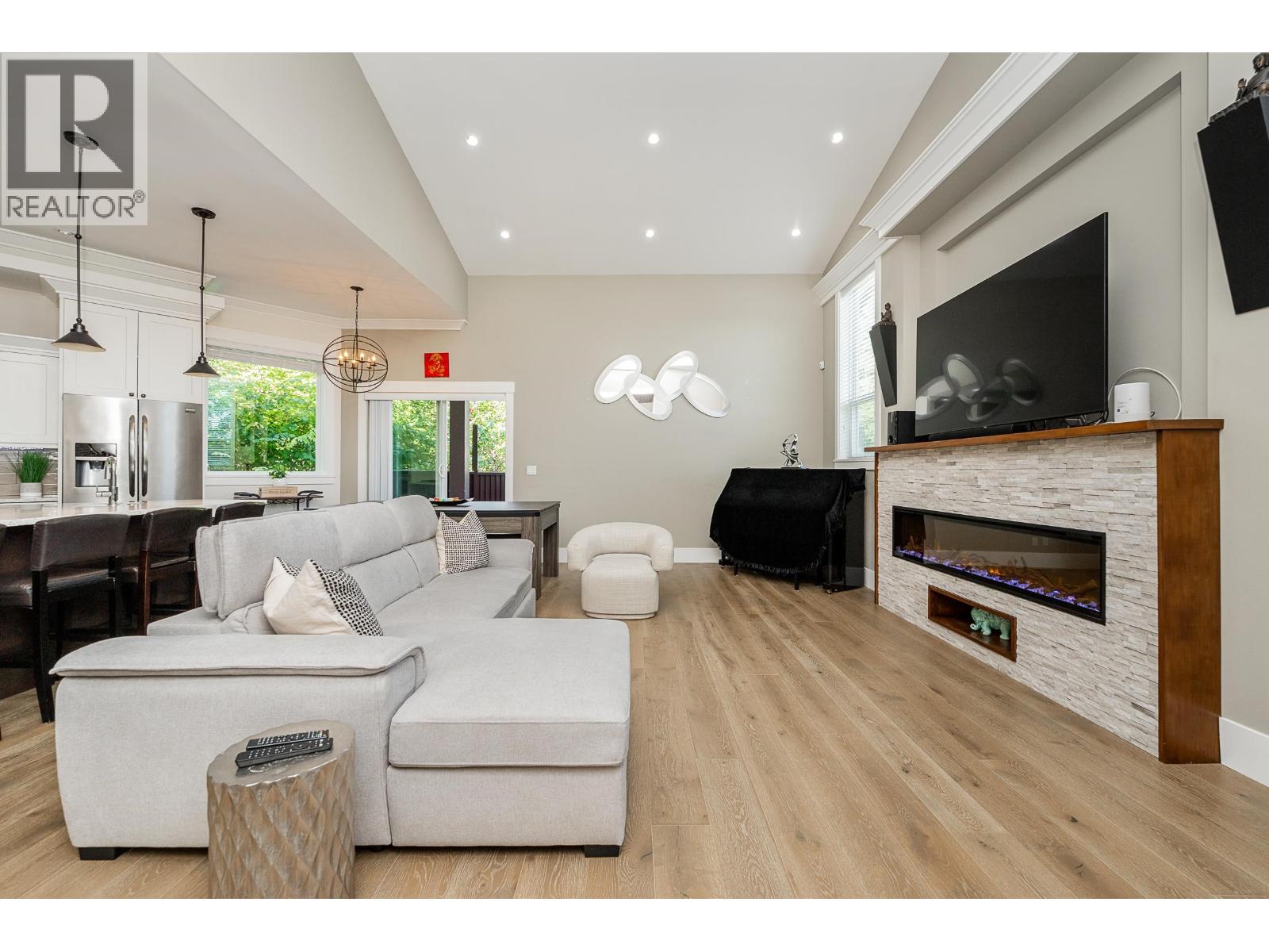 1238 Rocklin Street, Coquitlam, British Columbia  V3B 2W7 - Photo 3 - R3052394