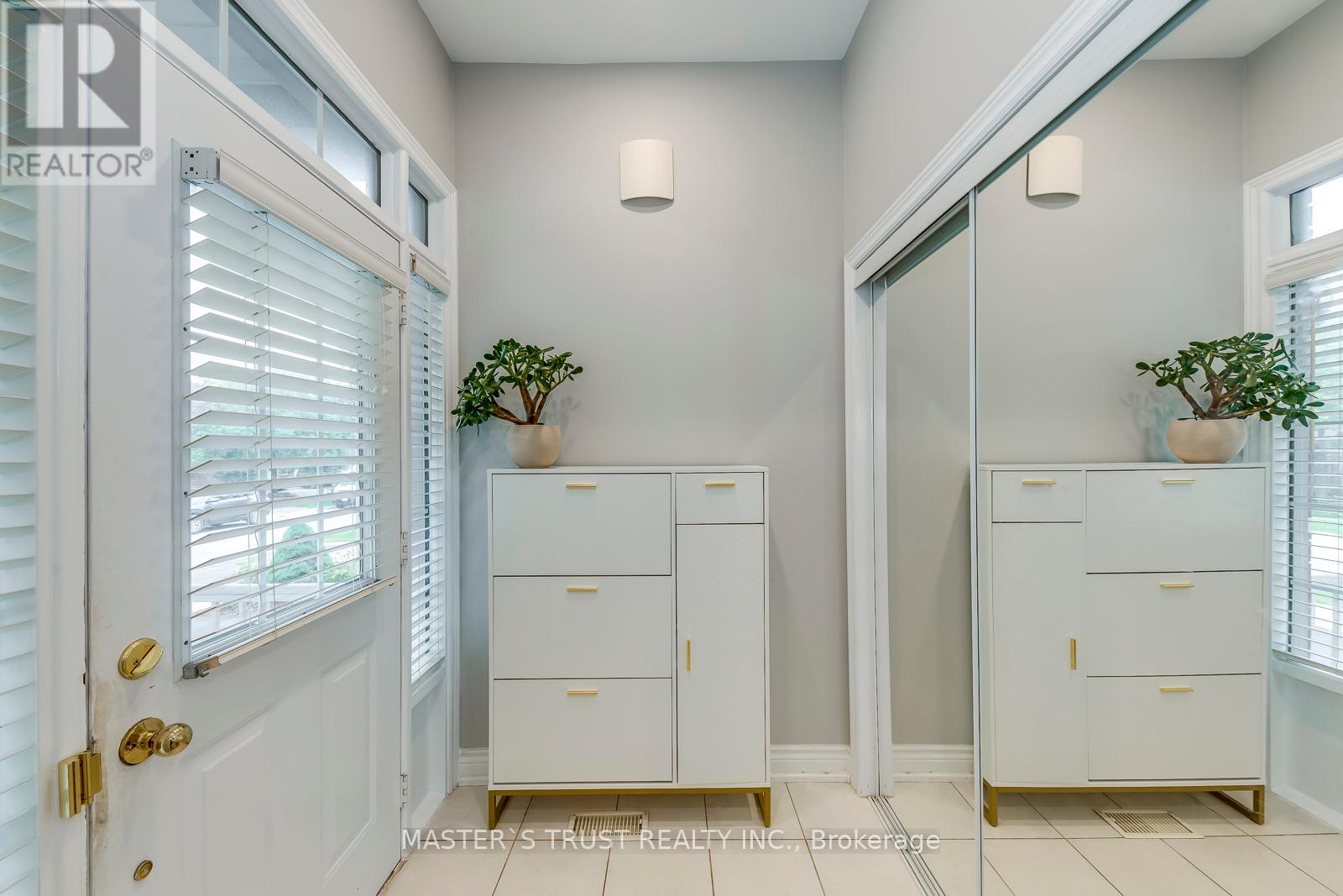 2401 Aztec Gate, Oakville, Ontario  L6M 4X3 - Photo 15 - W12427822