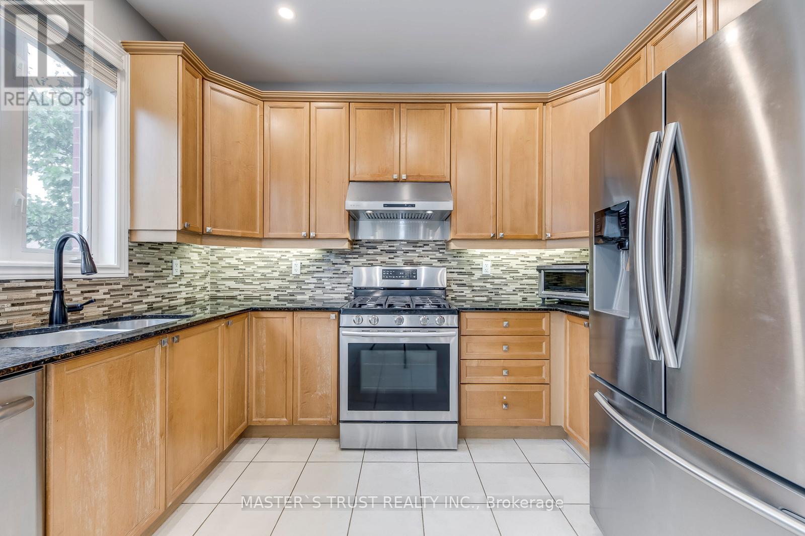2401 Aztec Gate, Oakville, Ontario  L6M 4X3 - Photo 17 - W12427822
