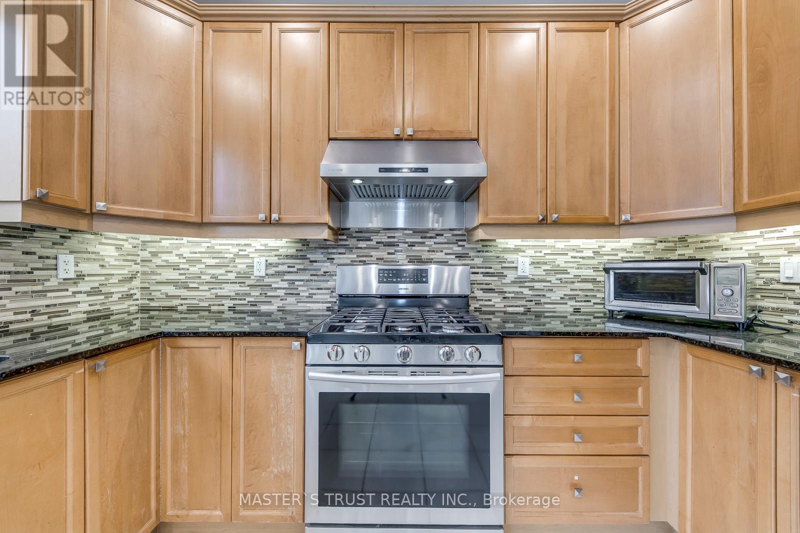 2401 Aztec Gate, Oakville, Ontario  L6M 4X3 - Photo 18 - W12427822