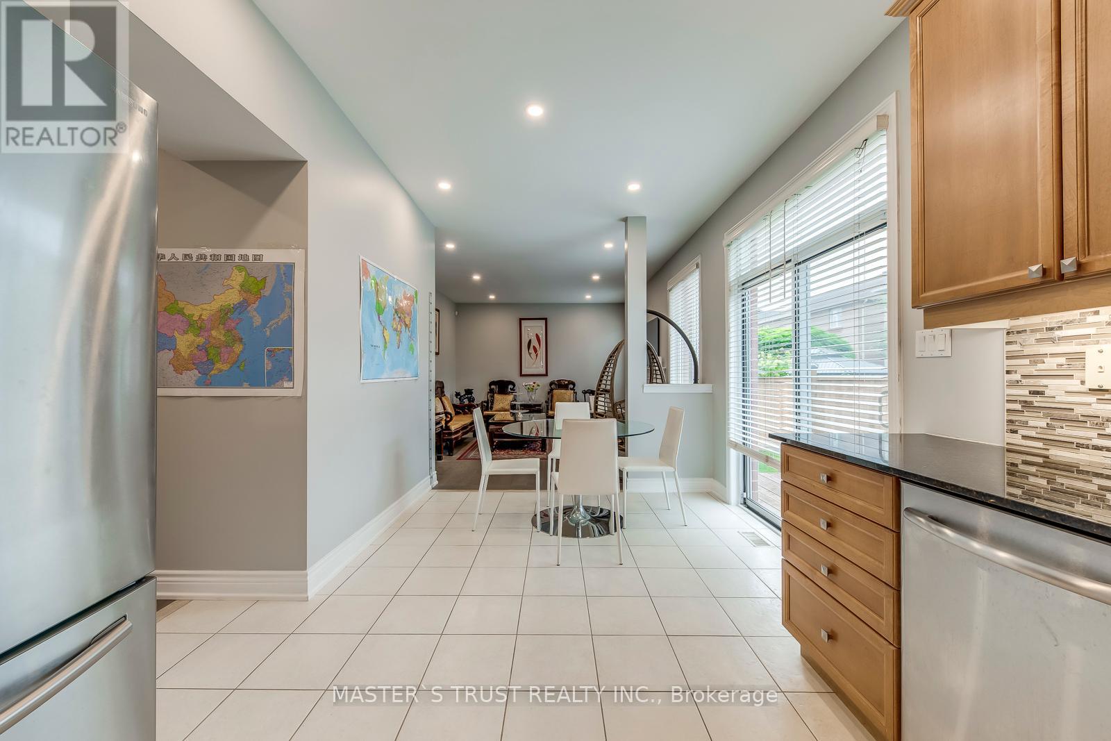2401 Aztec Gate, Oakville, Ontario  L6M 4X3 - Photo 19 - W12427822