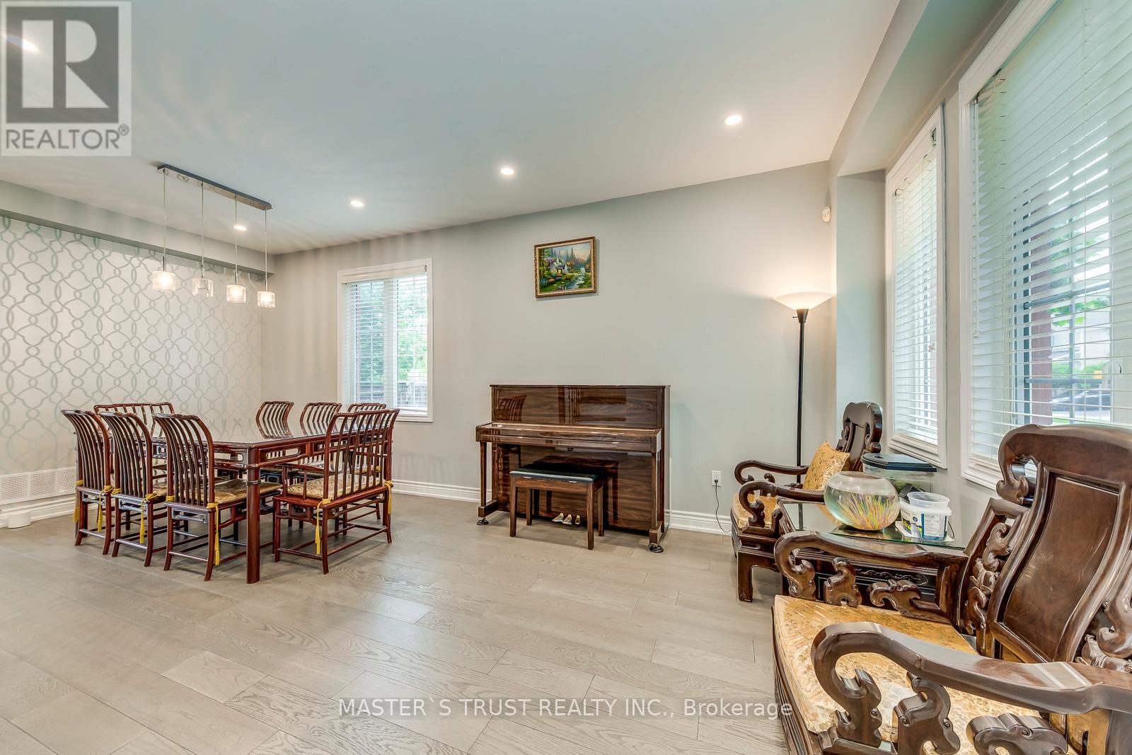 2401 Aztec Gate, Oakville, Ontario  L6M 4X3 - Photo 5 - W12427822