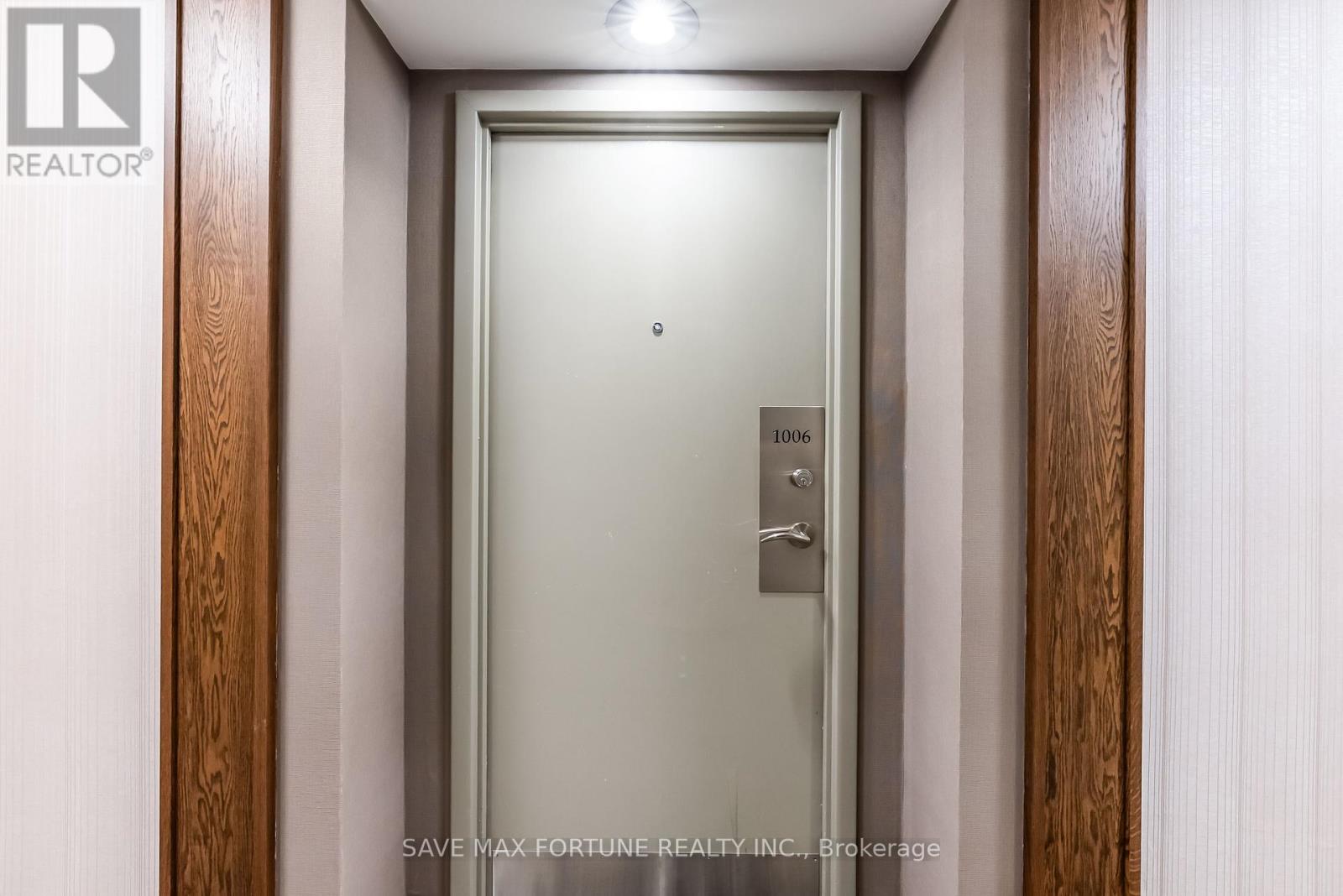 1006 - 330 Rathburn Road W, Mississauga, Ontario  L5B 3Y1 - Photo 7 - W12427826