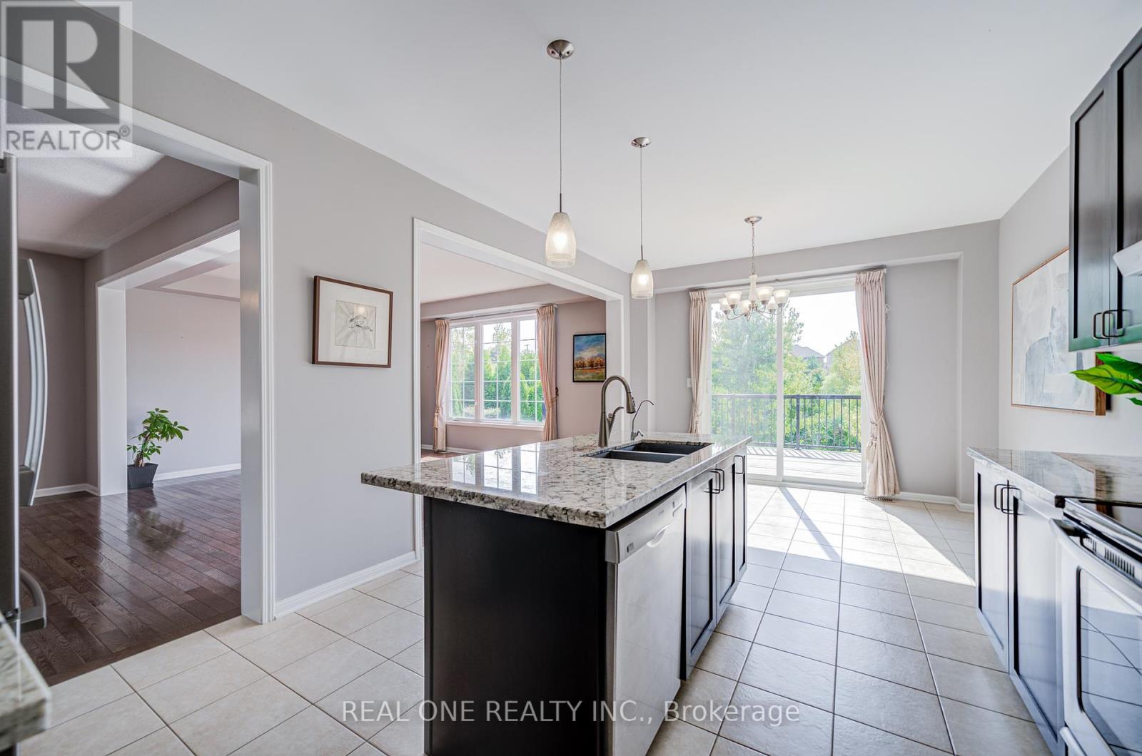 23 Cranston Street, Hamilton, Ontario  L9K 0E3 - Photo 11 - X12427824