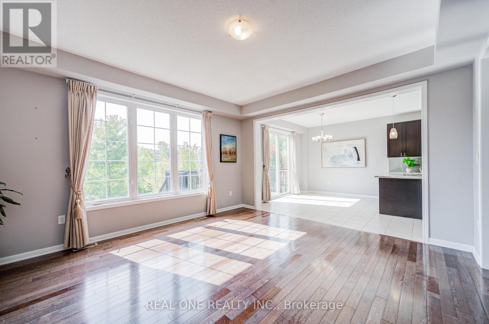 23 Cranston Street, Hamilton, Ontario  L9K 0E3 - Photo 4 - X12427824