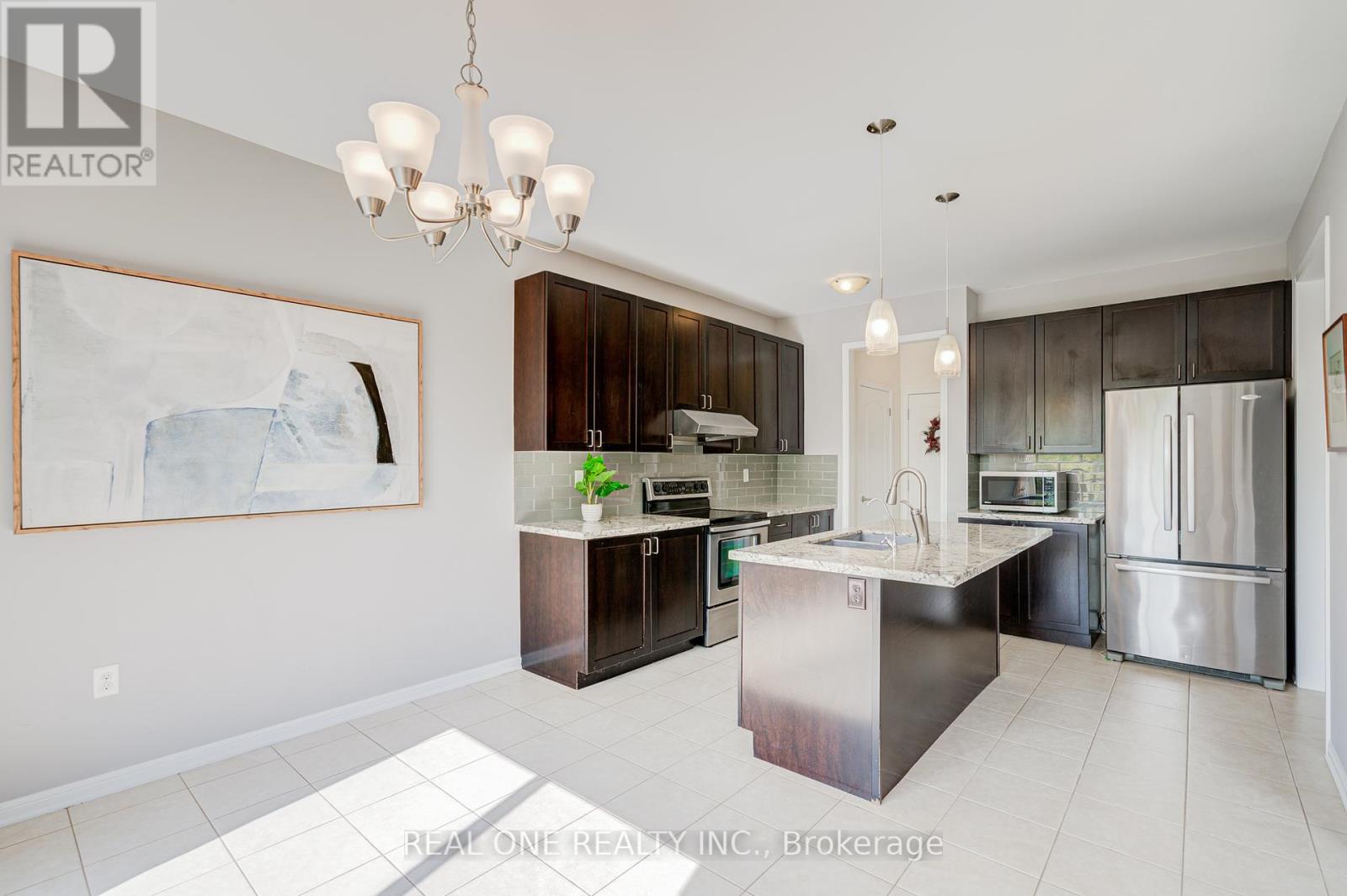 23 Cranston Street, Hamilton, Ontario  L9K 0E3 - Photo 6 - X12427824