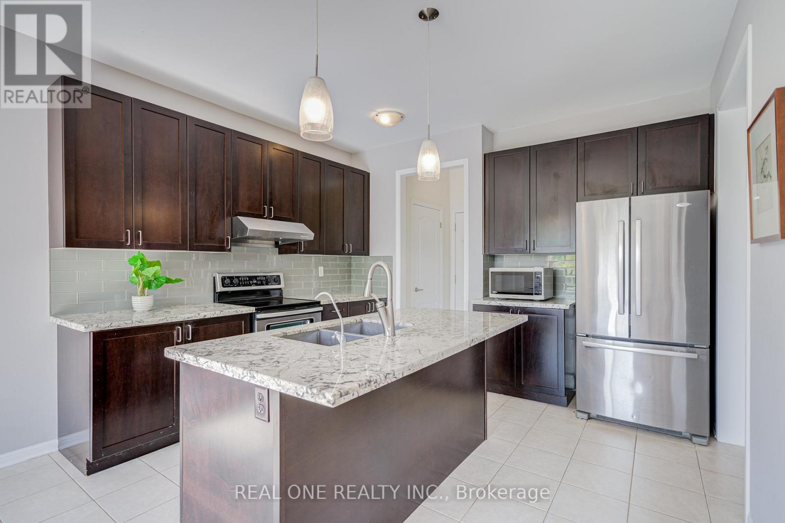 23 Cranston Street, Hamilton, Ontario  L9K 0E3 - Photo 7 - X12427824