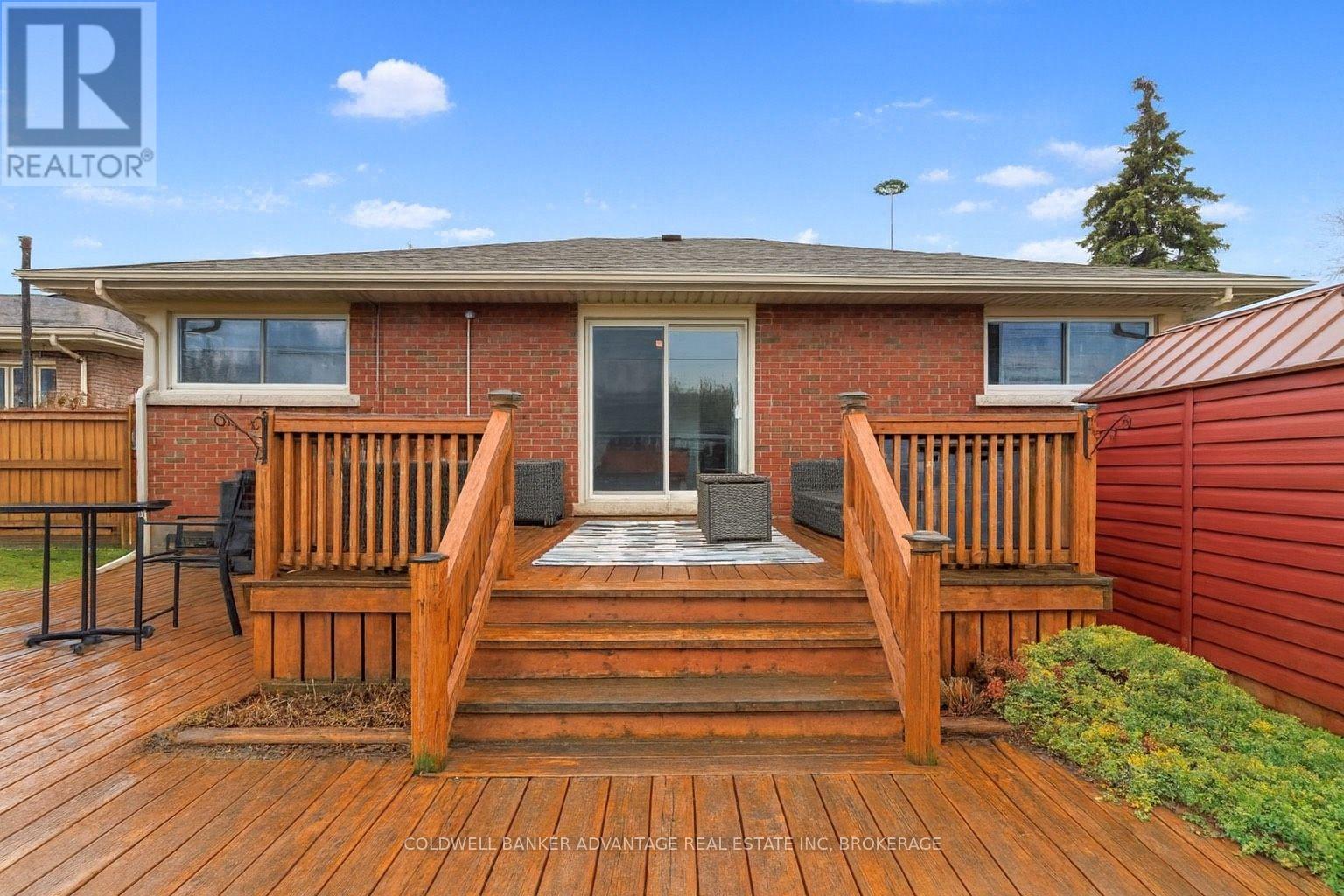9 Meadowvale Drive, St. Catharines, Ontario  L2N 3Z6 - Photo 28 - X12055441