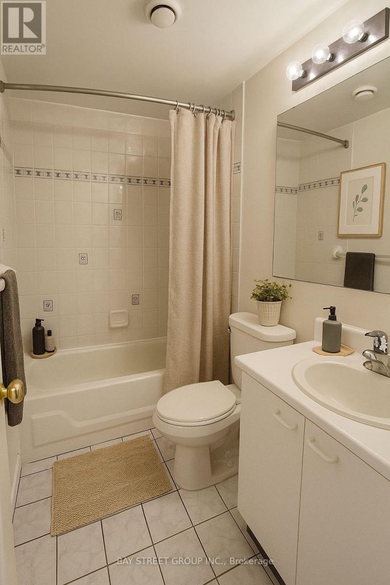C1 - 108 Finch Avenue W, Toronto, Ontario  M2N 2H7 - Photo 7 - C12427844
