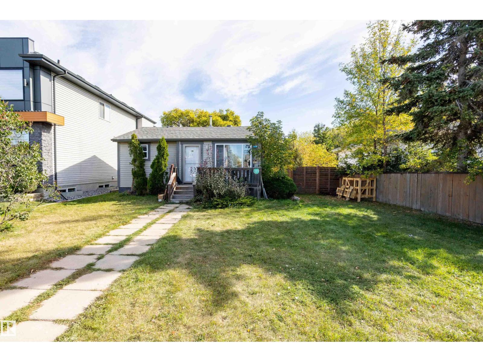 9727 161 St Nw, Edmonton, Alberta  T5P 3H3 - Photo 11 - E4459585