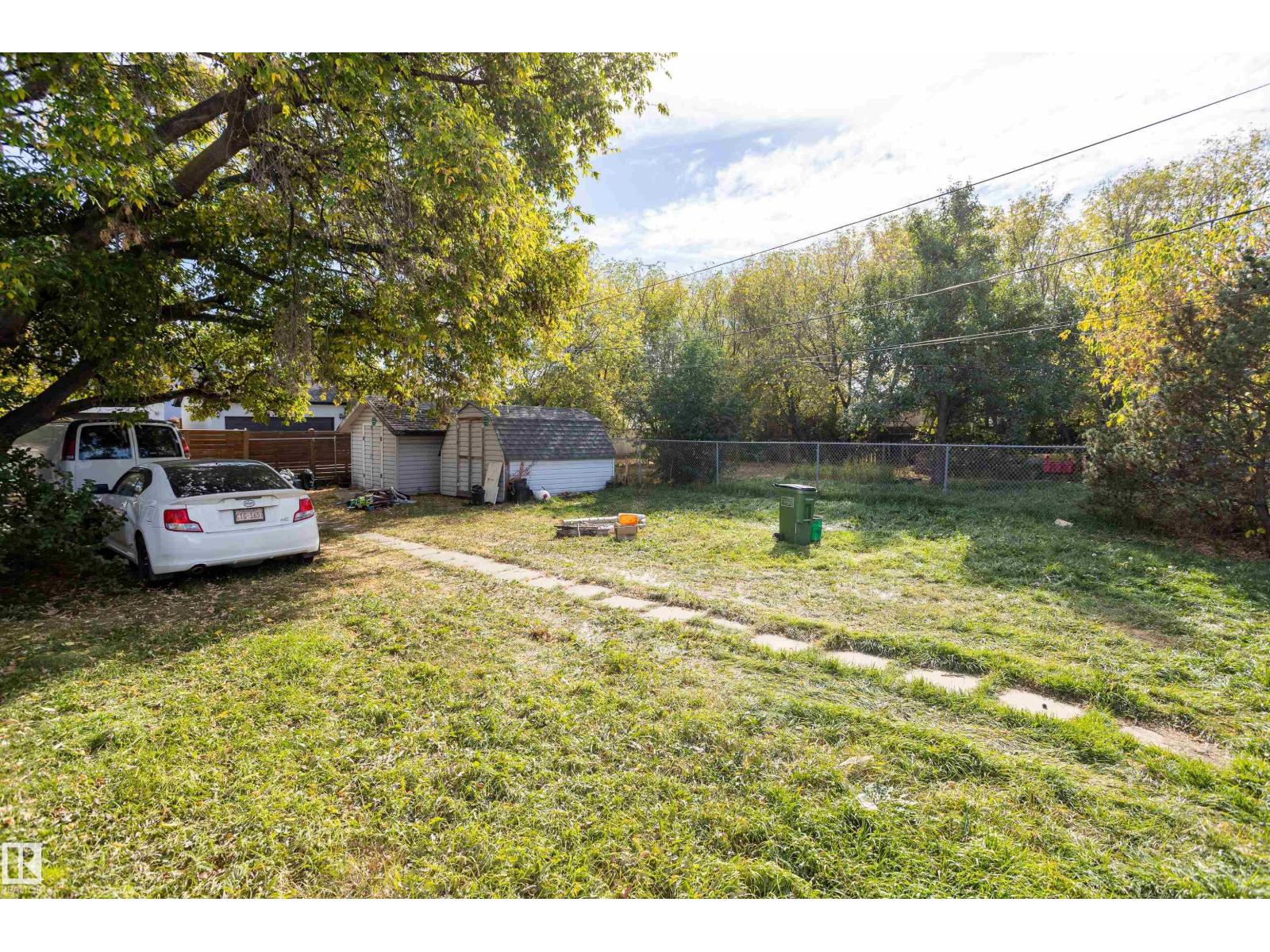 9727 161 St Nw, Edmonton, Alberta  T5P 3H3 - Photo 5 - E4459585