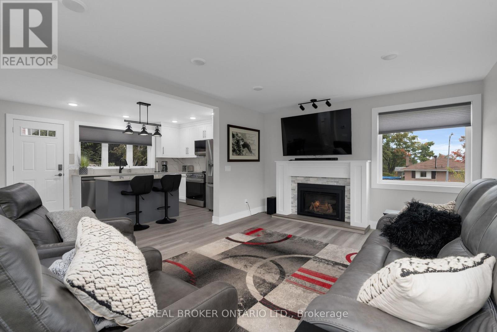 106 BRANT STREET, Orillia, Ontario