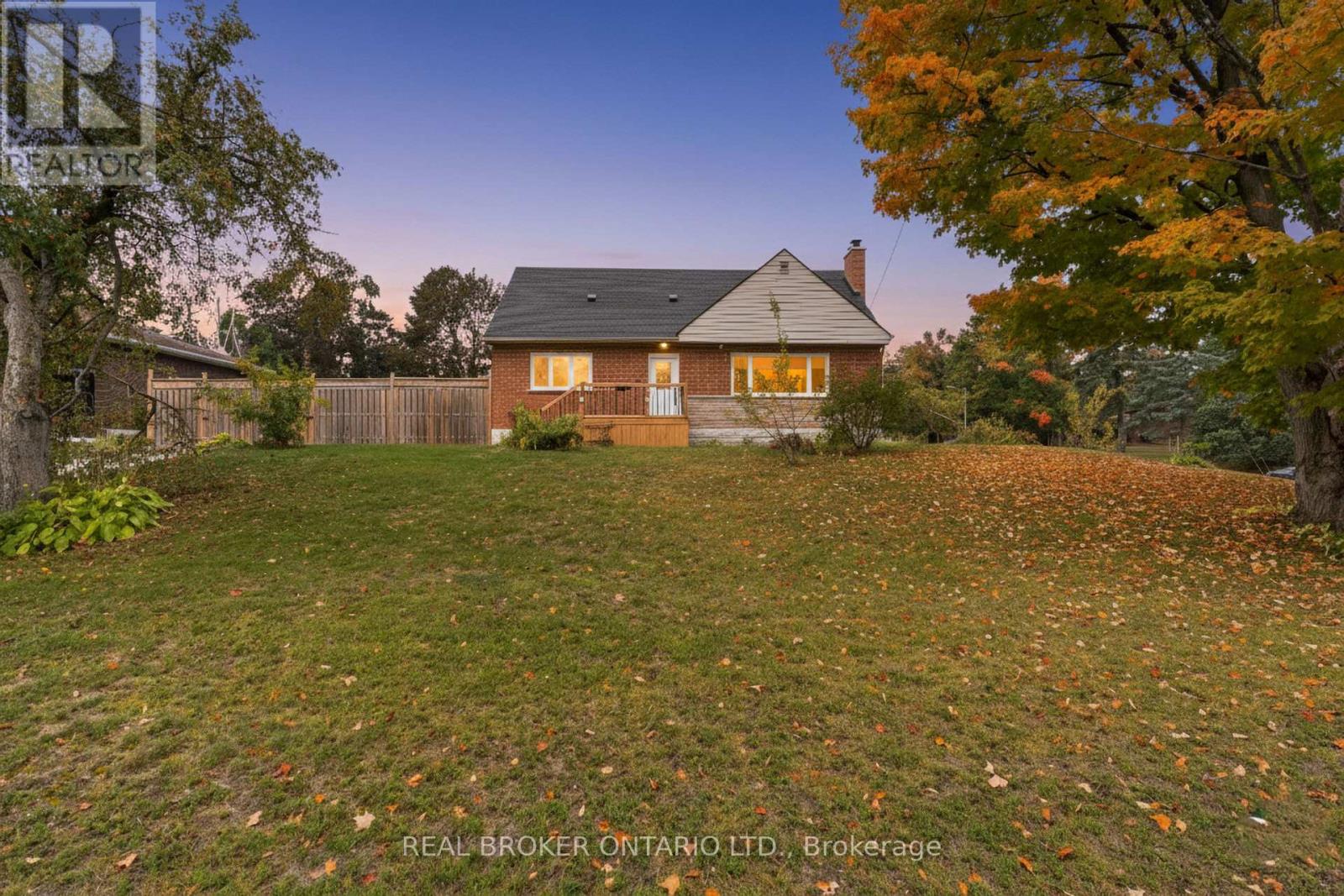 106 Brant Street, Orillia, Ontario  L3V 5P7 - Photo 10 - S12427853