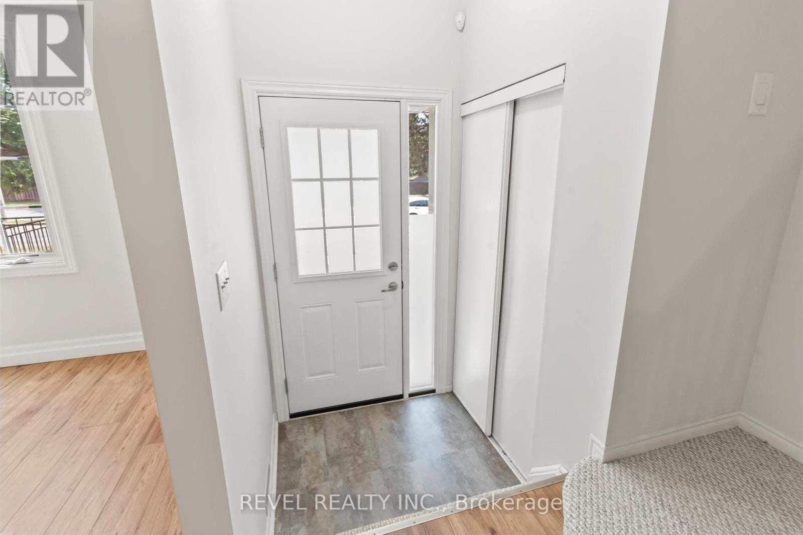 56 - 10 Bassett Boulevard, Whitby, Ontario  L1N 9C4 - Photo 4 - E12427854