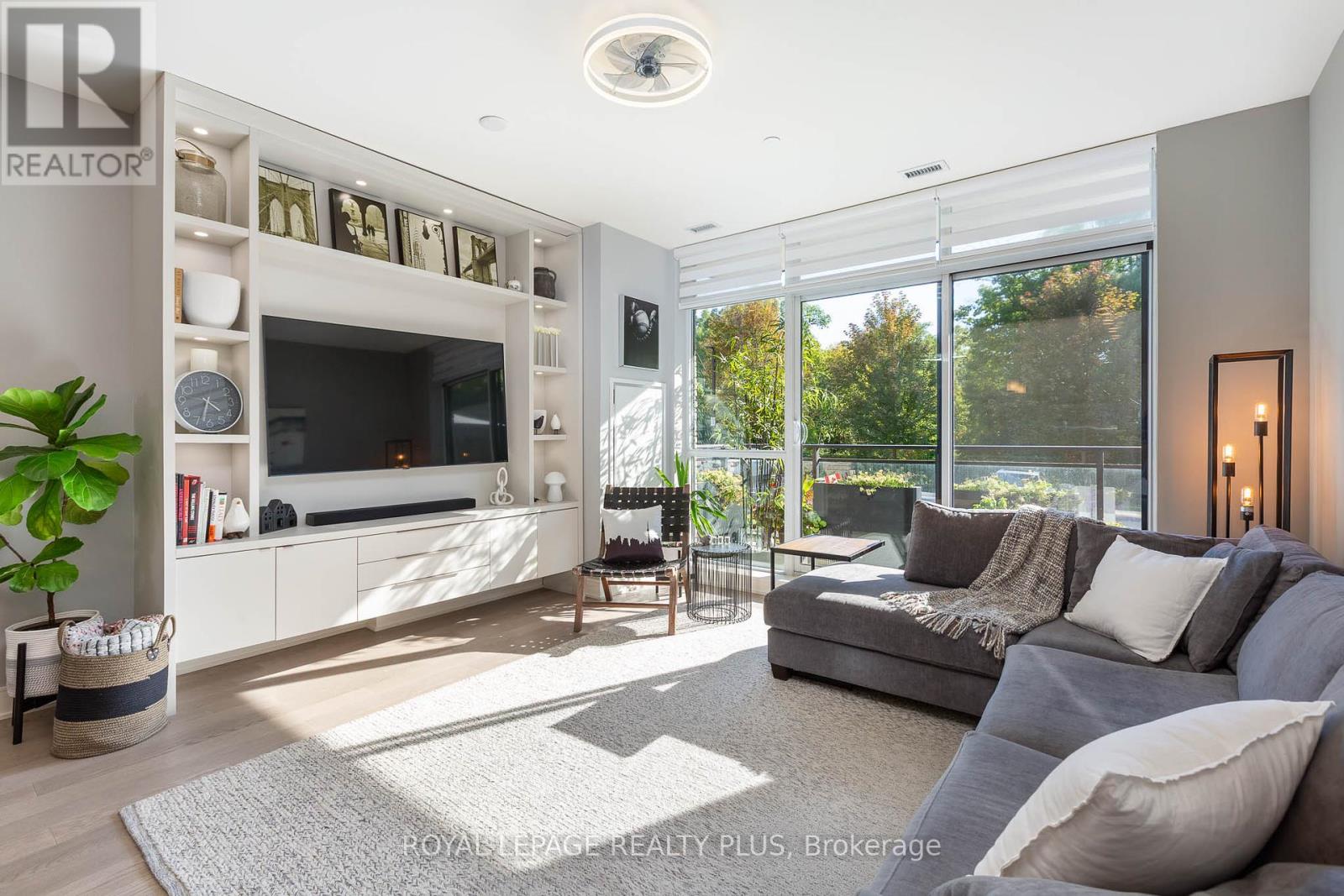 105 - 1575 Lakeshore Road W, Mississauga, Ontario  L5J 0B1 - Photo 1 - W12427850