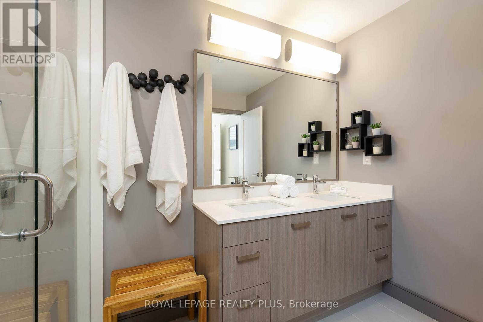 105 - 1575 Lakeshore Road W, Mississauga, Ontario  L5J 0B1 - Photo 17 - W12427850