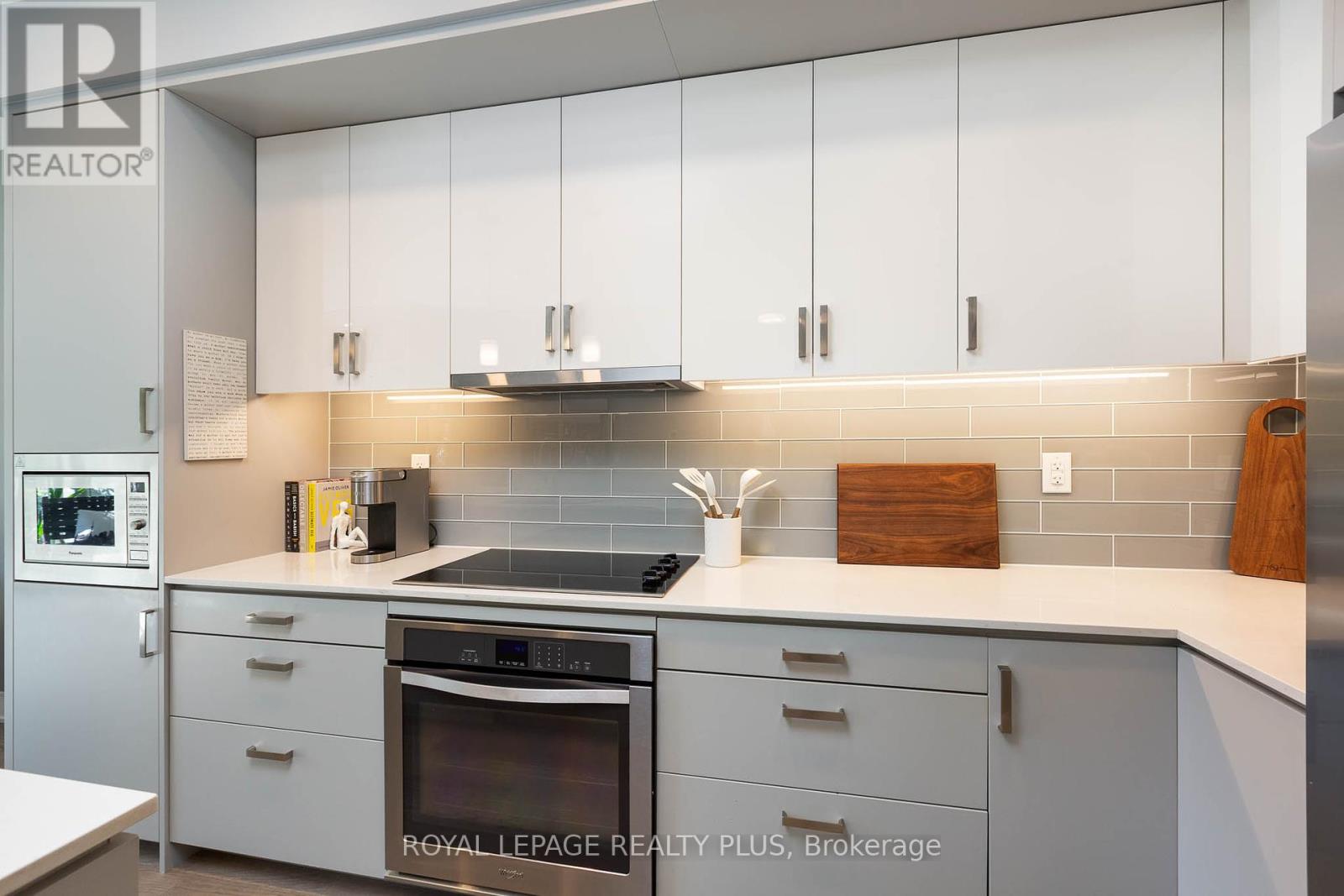 105 - 1575 Lakeshore Road W, Mississauga, Ontario  L5J 0B1 - Photo 5 - W12427850
