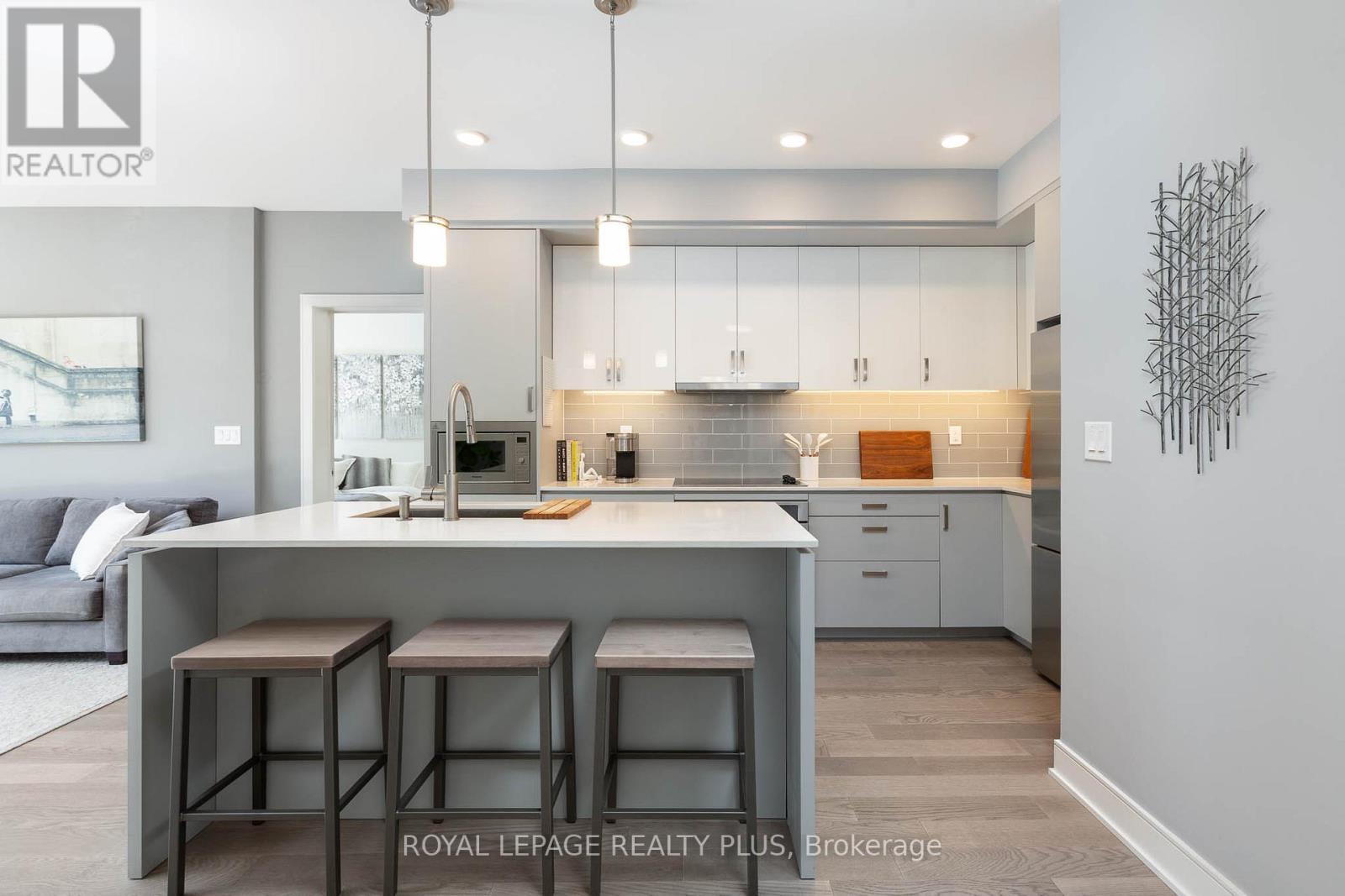 105 - 1575 Lakeshore Road W, Mississauga, Ontario  L5J 0B1 - Photo 6 - W12427850