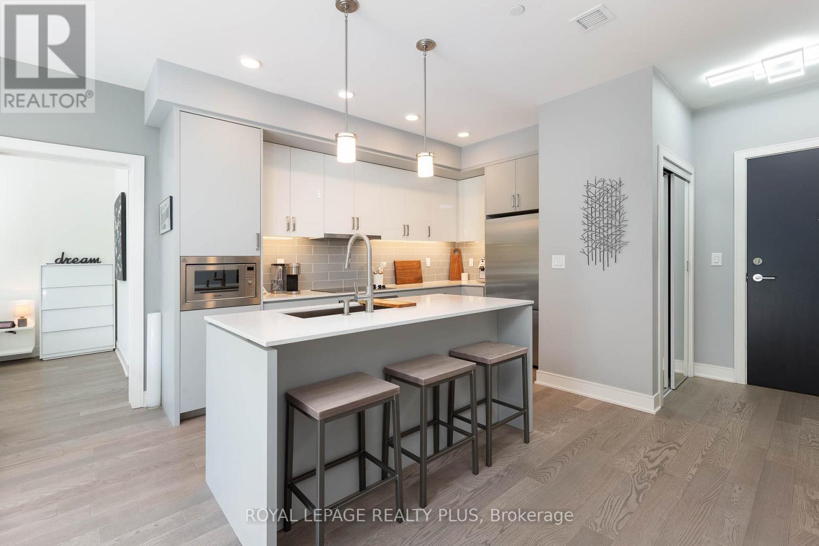 105 - 1575 Lakeshore Road W, Mississauga, Ontario  L5J 0B1 - Photo 8 - W12427850