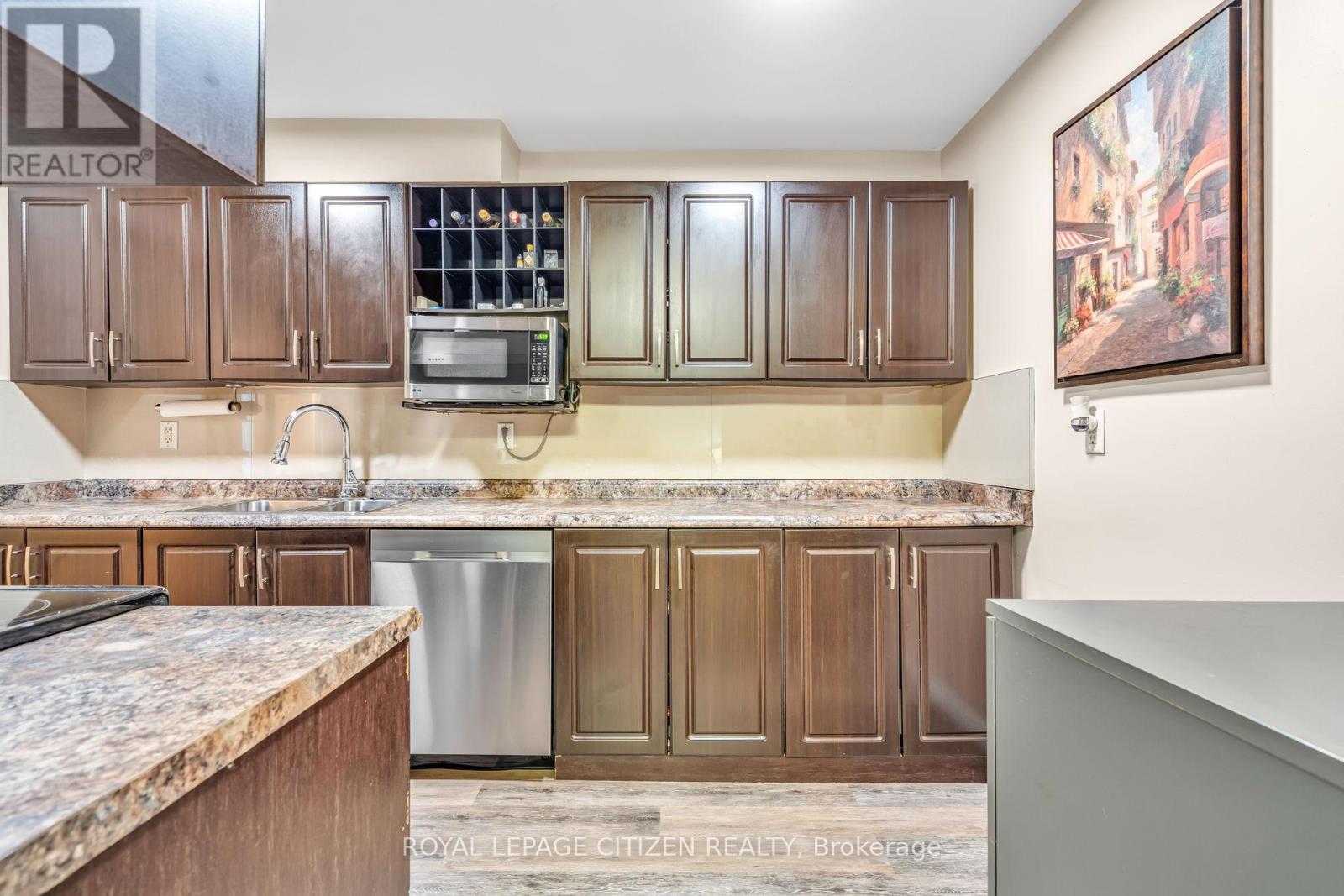 410 - 61 Richview Road, Toronto, Ontario  M9A 4M8 - Photo 7 - W12427851