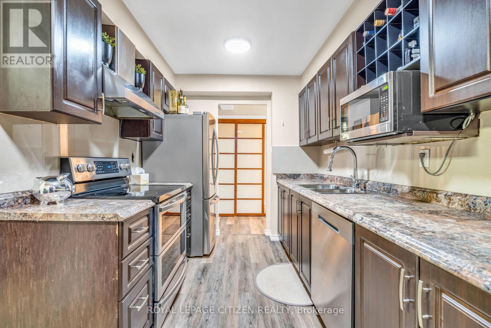 410 - 61 Richview Road, Toronto, Ontario  M9A 4M8 - Photo 9 - W12427851