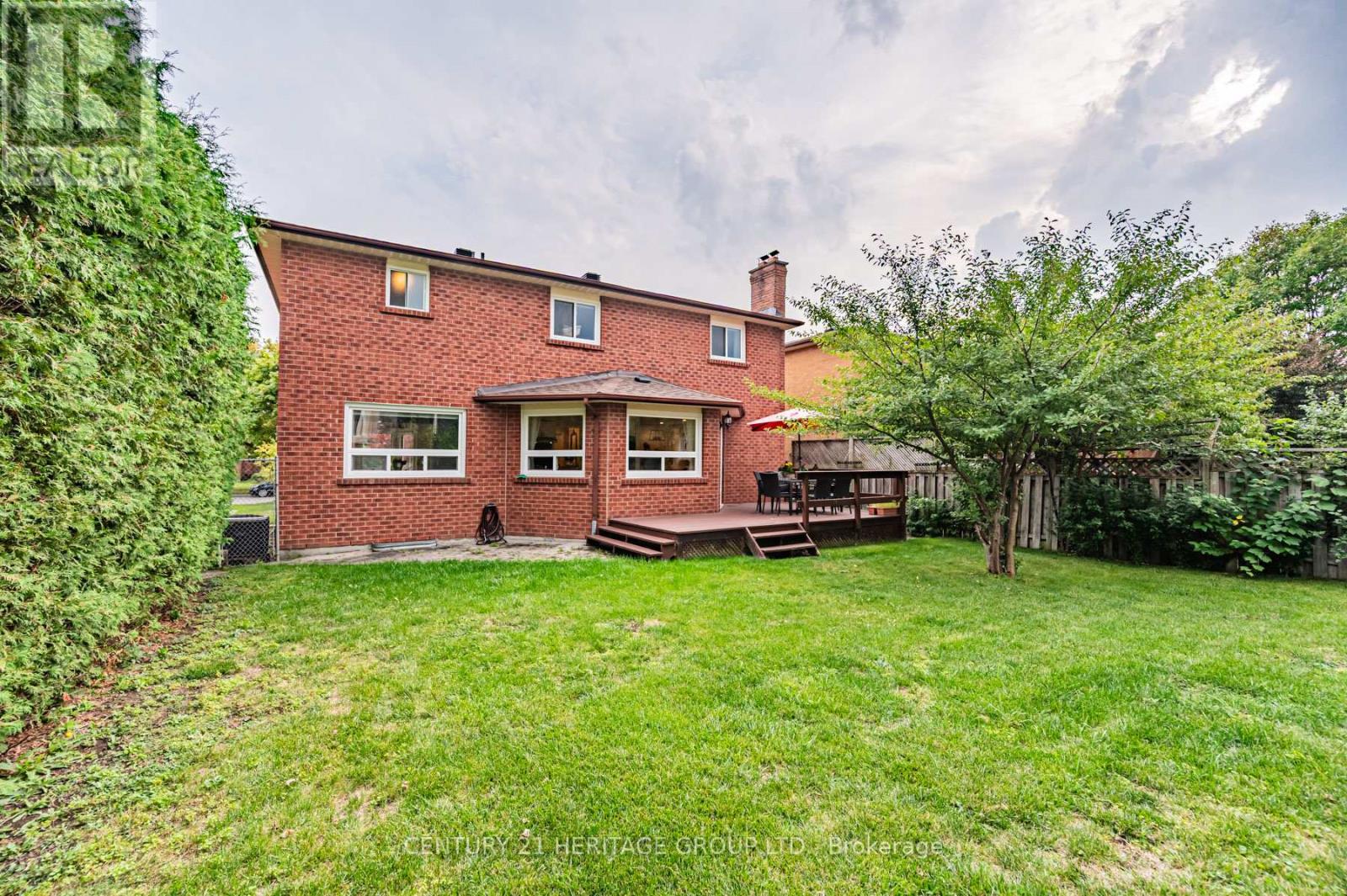 16 Wainwright Avenue, Richmond Hill, Ontario  L4C 5R5 - Photo 37 - N12424089