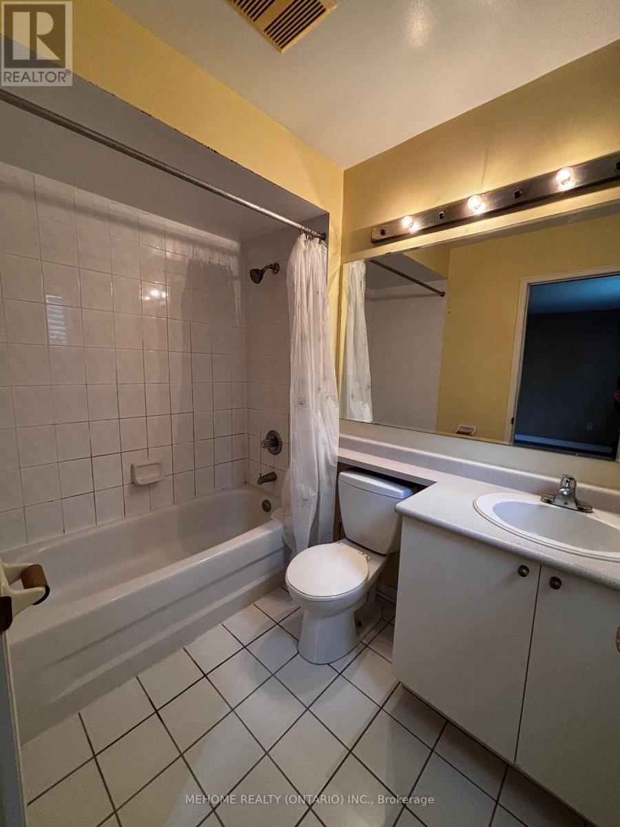 5289 Bushelgrove Circle, Mississauga, Ontario  L5M 6C6 - Photo 9 - W12423970