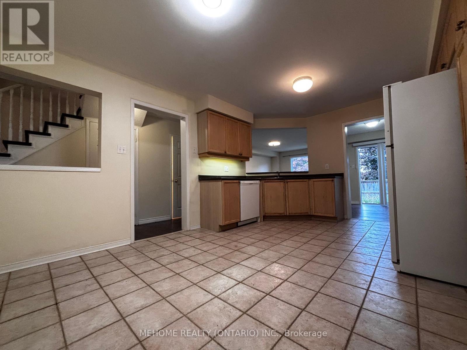 5289 Bushelgrove Circle, Mississauga, Ontario  L5M 6C6 - Photo 4 - W12423970