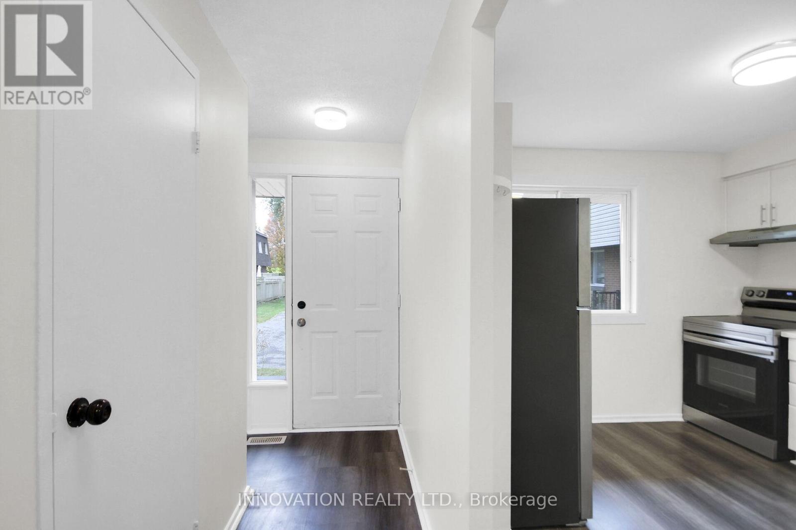 - - 26 Corley Private, Ottawa, Ontario  K1V 8T7 - Photo 10 - X12427856