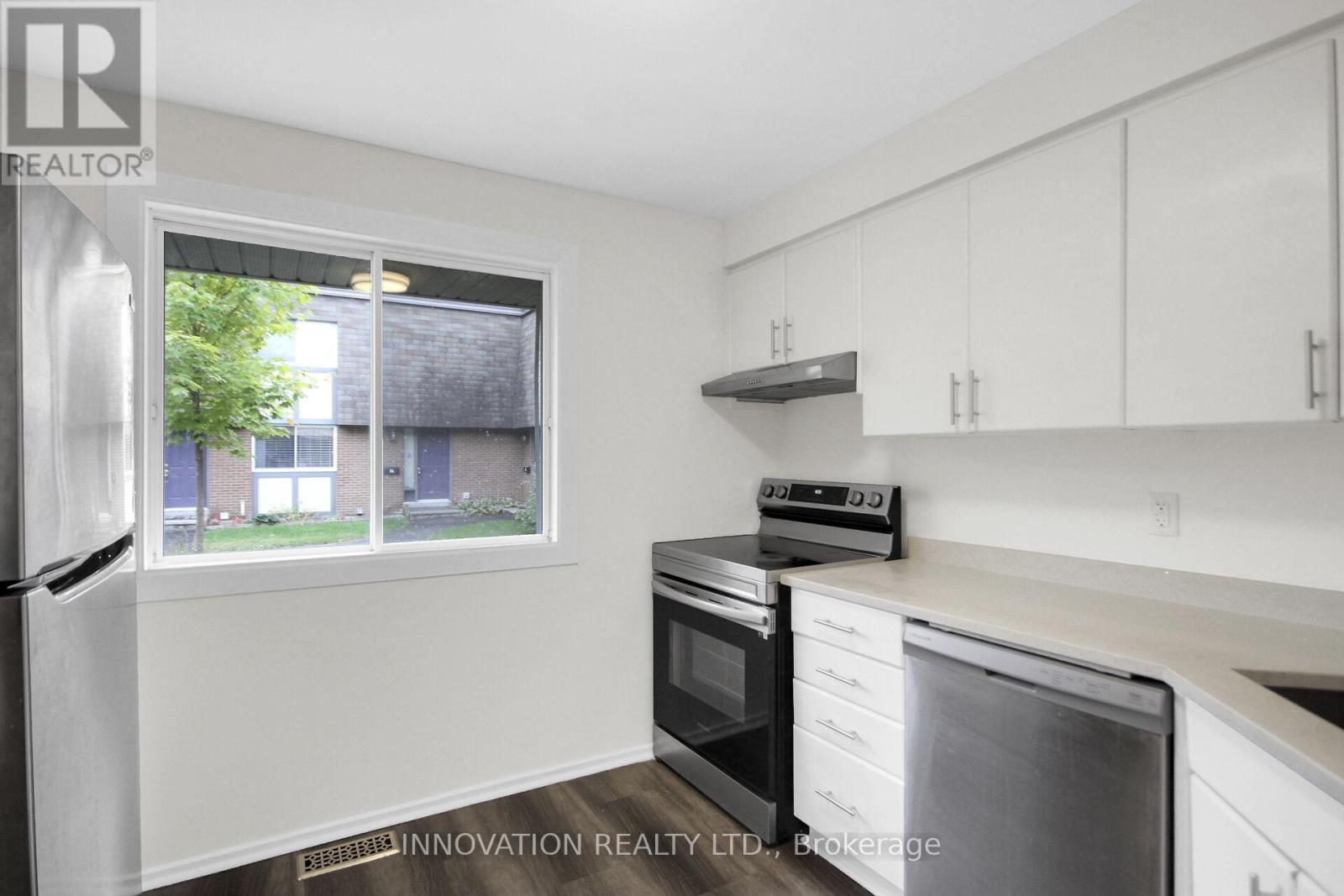 - - 26 Corley Private, Ottawa, Ontario  K1V 8T7 - Photo 13 - X12427856