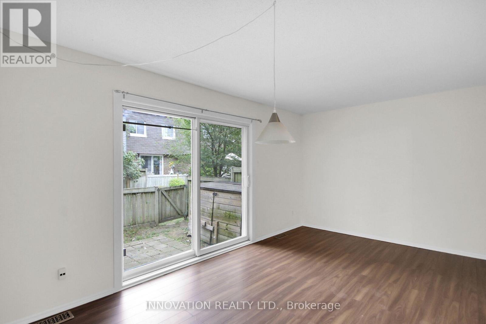 - - 26 Corley Private, Ottawa, Ontario  K1V 8T7 - Photo 8 - X12427856
