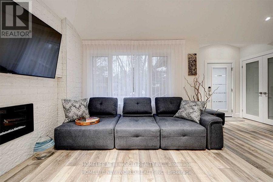 65 Edith Street, Georgina, Ontario  L0E 1L0 - Photo 8 - N12399149