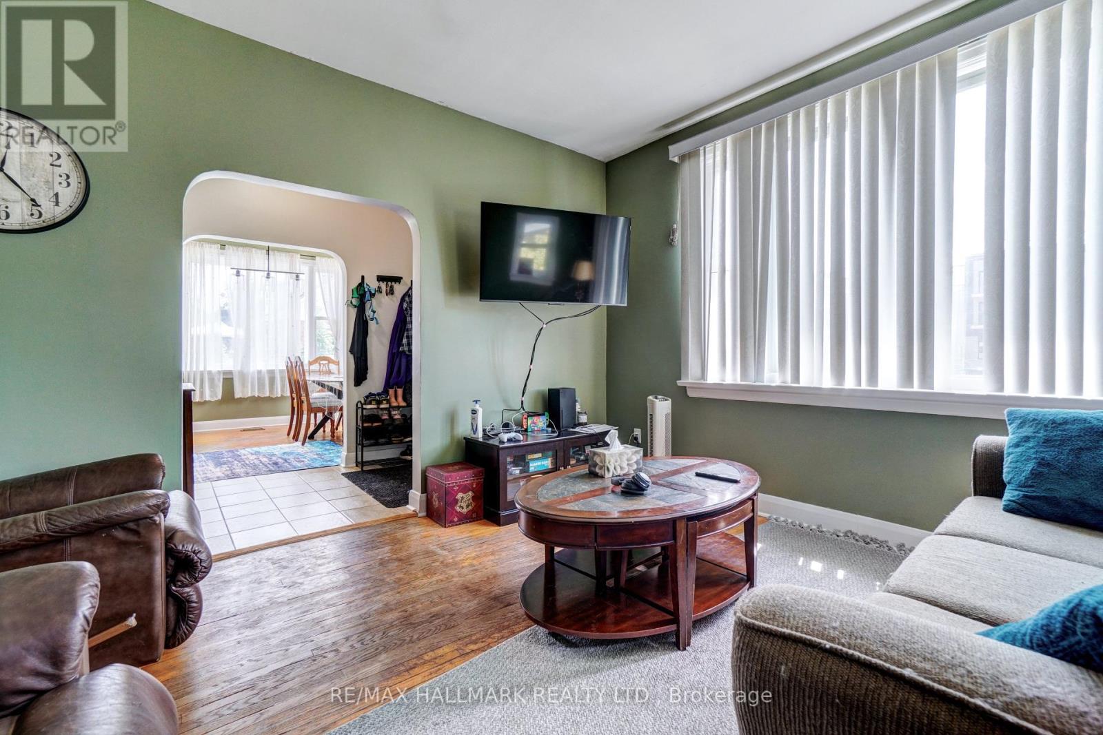 528 Big Bay Point Road, Barrie, Ontario  L4N 3Z5 - Photo 3 - S12427865