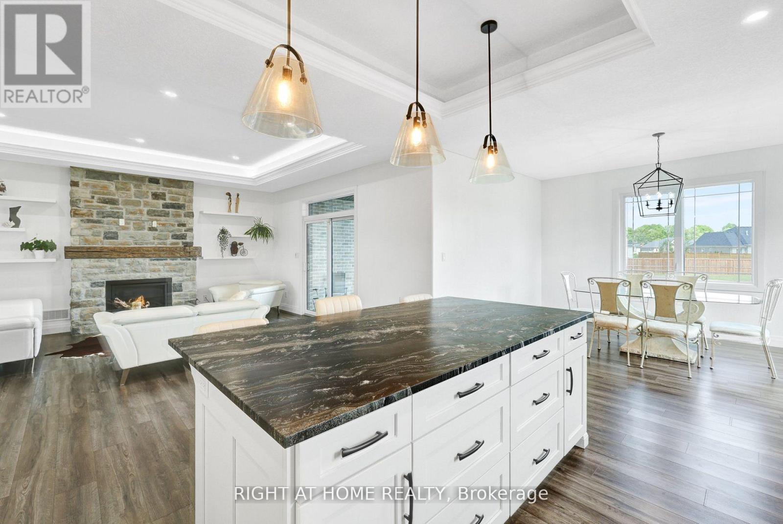 18 August Crescent, Norwich, Ontario  N0J 1R0 - Photo 11 - X12427864