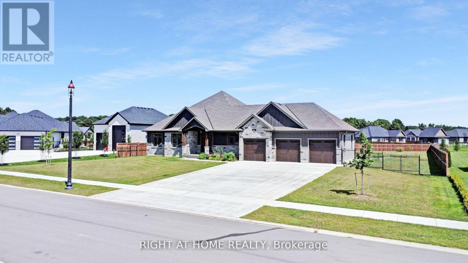 18 August Crescent, Norwich, Ontario  N0J 1R0 - Photo 2 - X12427864