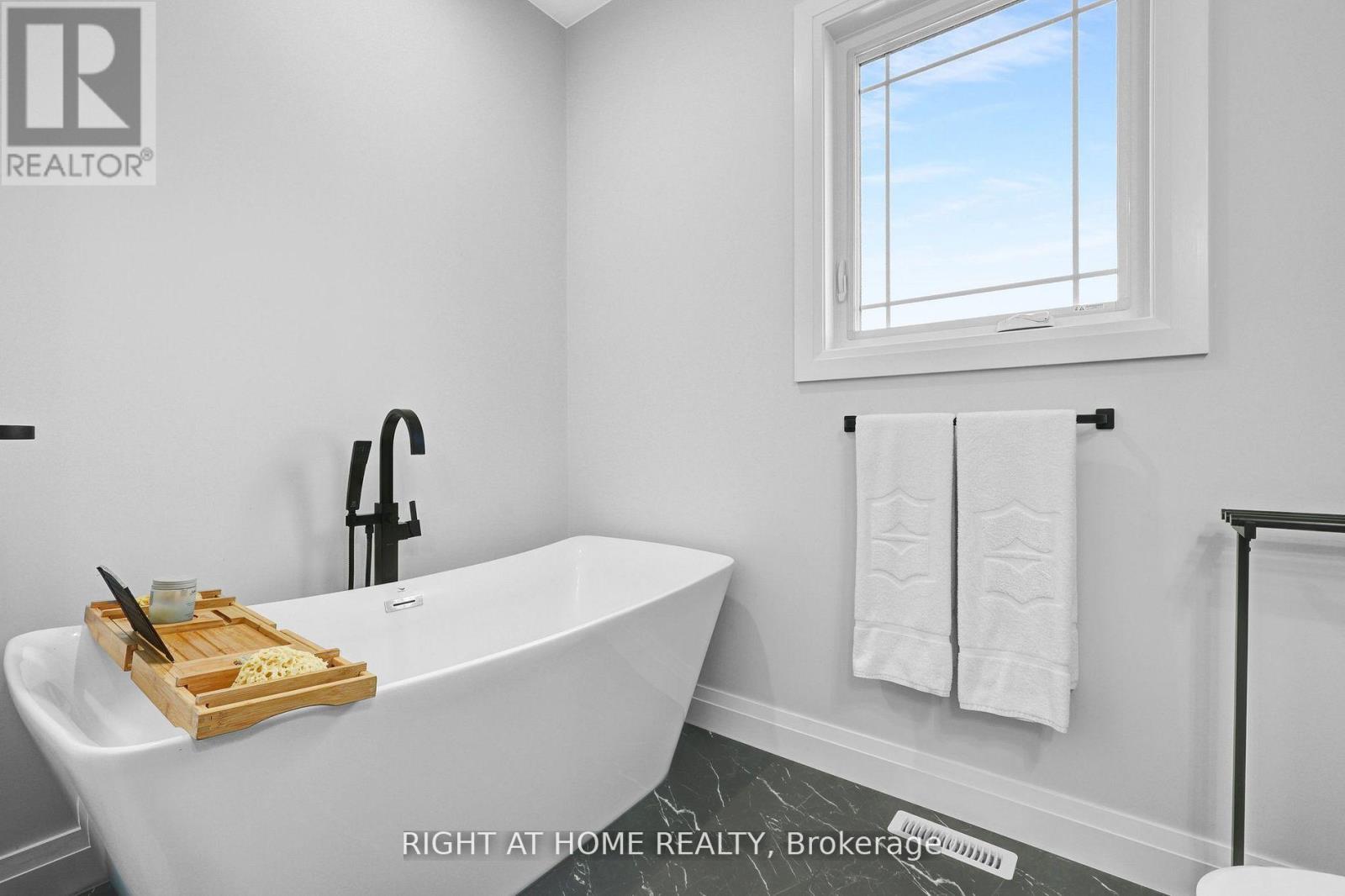 18 August Crescent, Norwich, Ontario  N0J 1R0 - Photo 20 - X12427864