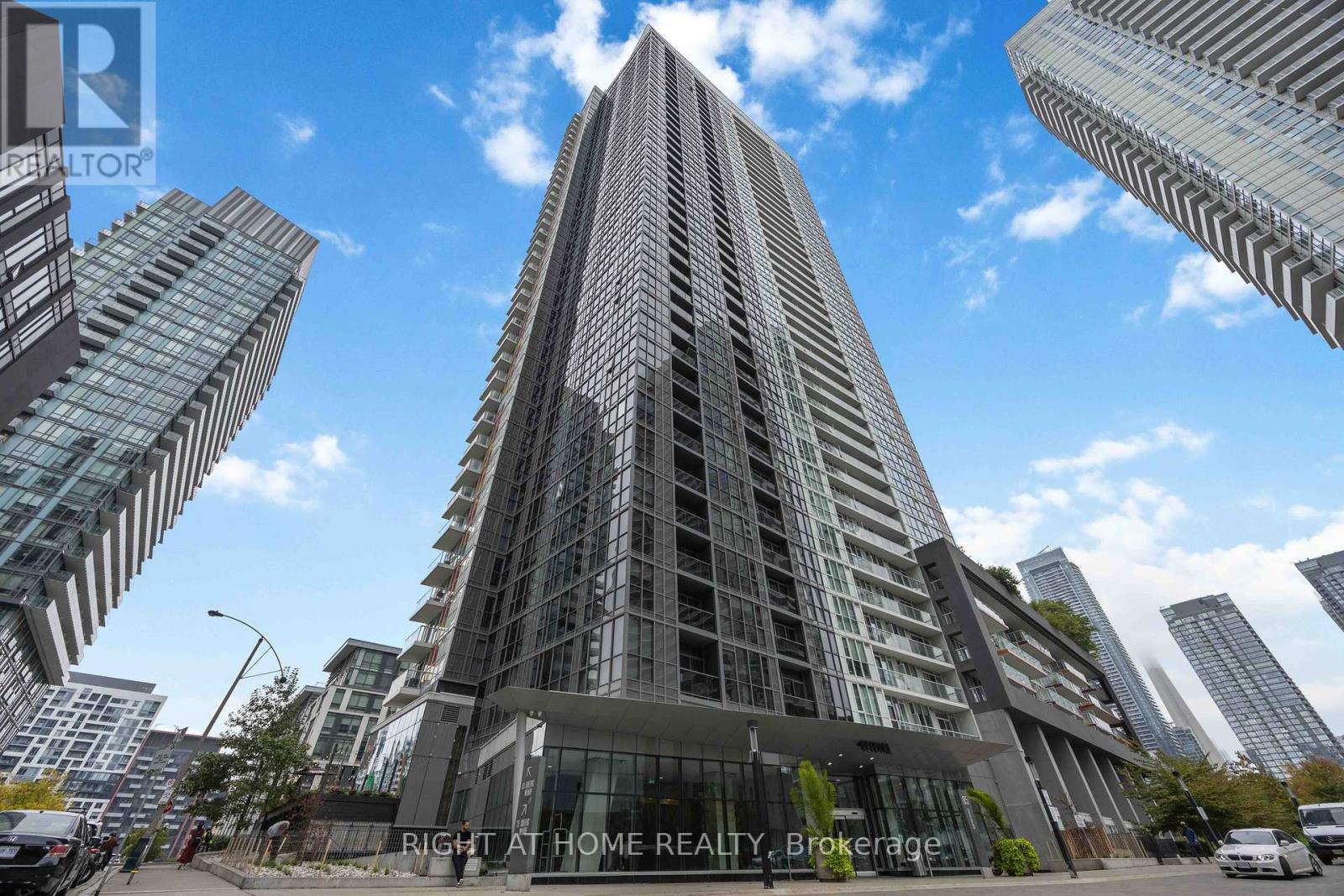 4109 - 85 Queens Wharf Road, Toronto, Ontario  M5V 0J9 - Photo 1 - C12427877
