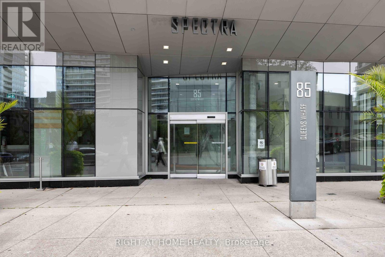 4109 - 85 Queens Wharf Road, Toronto, Ontario  M5V 0J9 - Photo 2 - C12427877