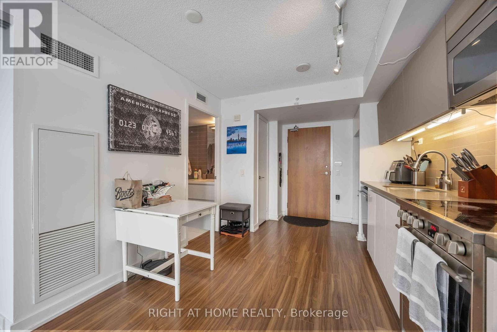 4109 - 85 Queens Wharf Road, Toronto, Ontario  M5V 0J9 - Photo 20 - C12427877